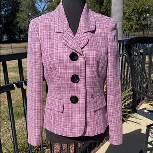 NWT! Retail $129 Kasper Pink Plaid Blazer with Black Buttons
